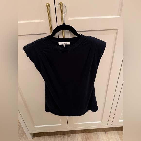 Frame shoulder pad Muscle Tee - Picture 2 of 4